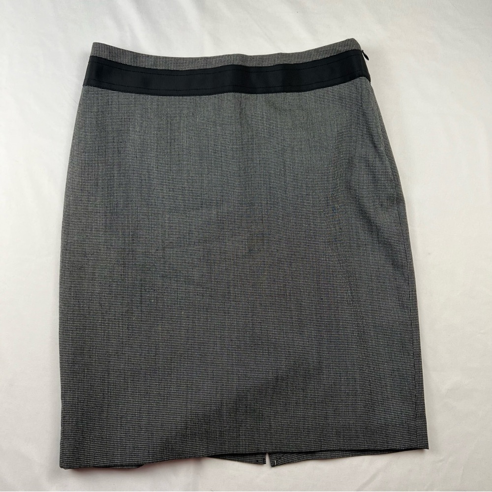 The Limited - Women’s Skirt - Size 0 - Black Skirt